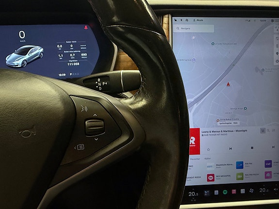 Tesla Model S 18 of 30