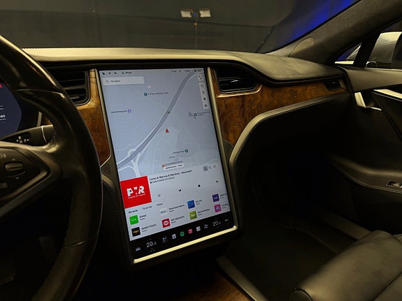 Tesla Model S 19 of 30