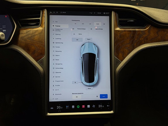 Tesla Model S 20 of 30