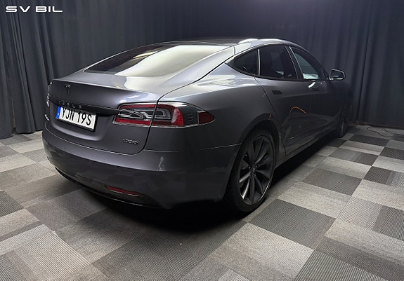 Tesla Model S 4 of 30