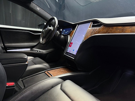 Tesla Model S 13 of 30