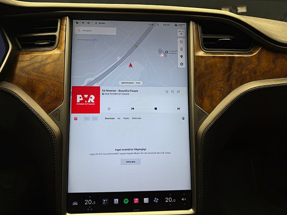 Tesla Model S 24 of 30