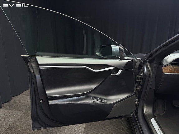 Tesla Model S 9 of 30