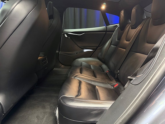 Tesla Model S 12 of 30