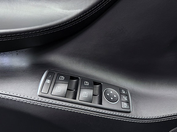 Tesla Model S 15 of 30