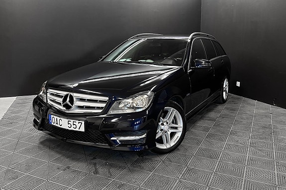Mercedes-Benz C220 2 of 22