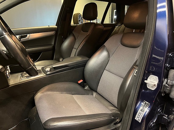 Mercedes-Benz C220 12 of 22