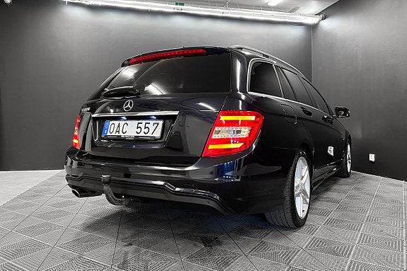 Mercedes-Benz C220 9 of 22