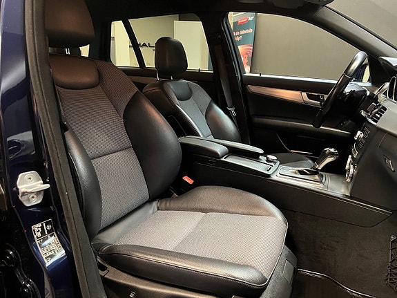 Mercedes-Benz C220 13 of 22
