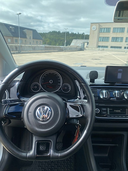 Volkswagen UP! 5 of 8