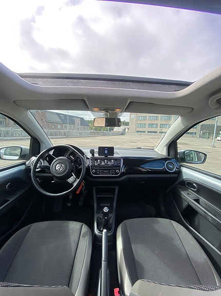 Volkswagen UP! 4 of 8