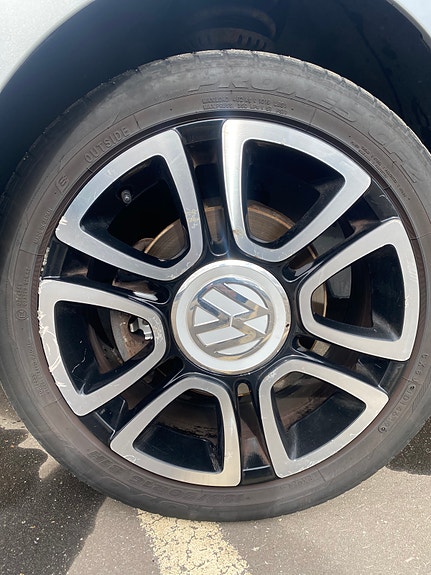Volkswagen UP! 7 of 8