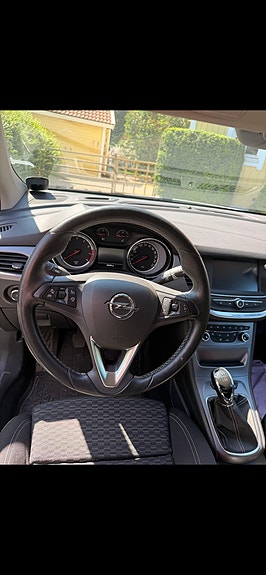 Opel Astra 8 of 9