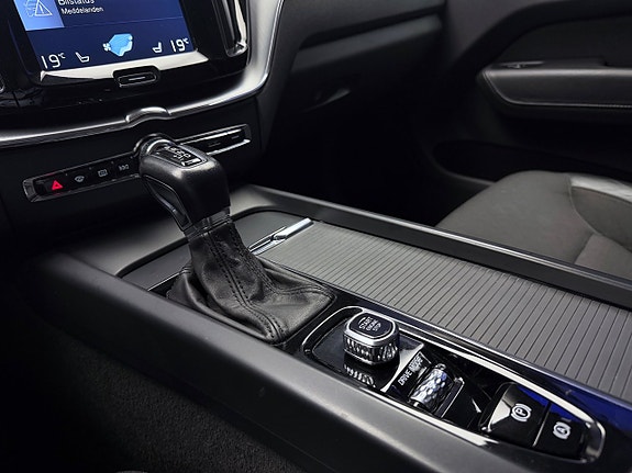 Volvo XC60 24 of 30