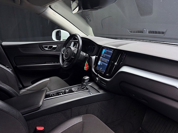 Volvo XC60 15 of 30