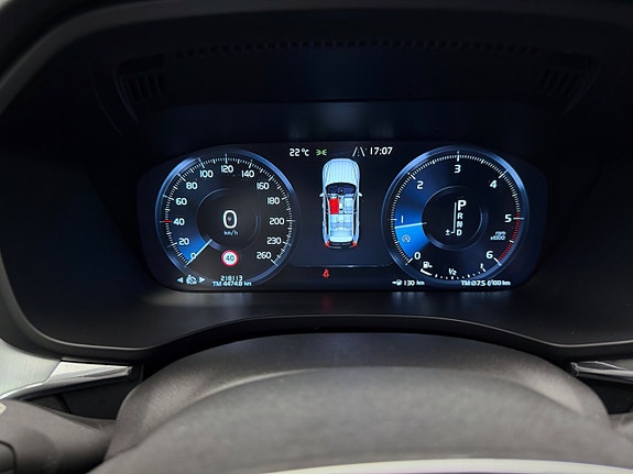 Volvo XC60 22 of 30