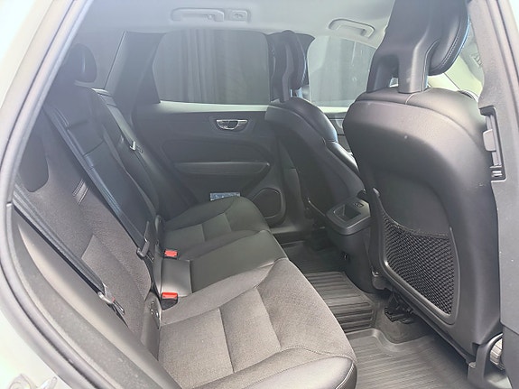 Volvo XC60 16 of 30