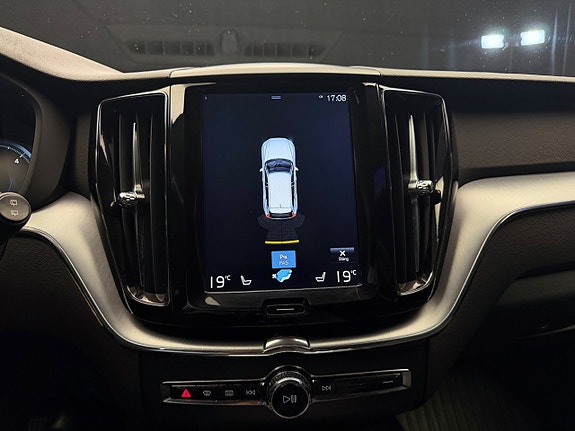 Volvo XC60 26 of 30