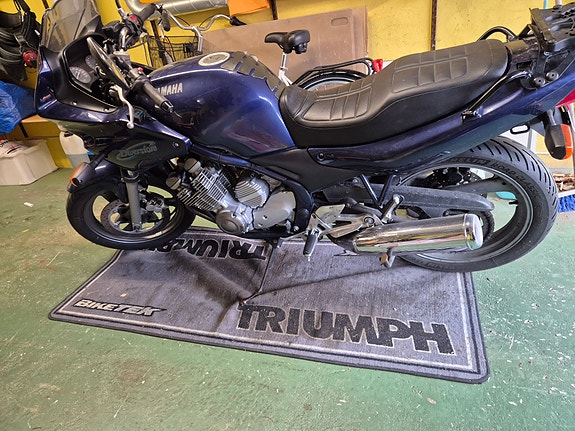 Yamaha XJ 600s 2 of 5