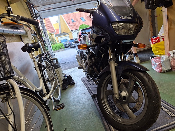 Yamaha XJ 600s 3 of 5