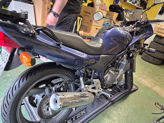 Yamaha XJ 600s 4 of 5