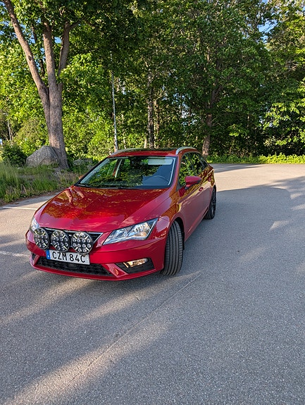 Seat Leon 2 of 5