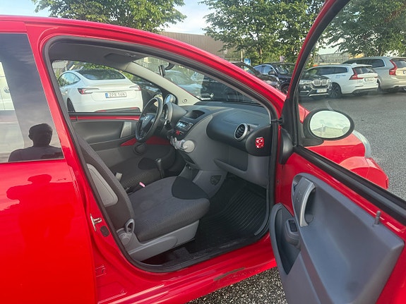 Toyota Aygo 11 of 14