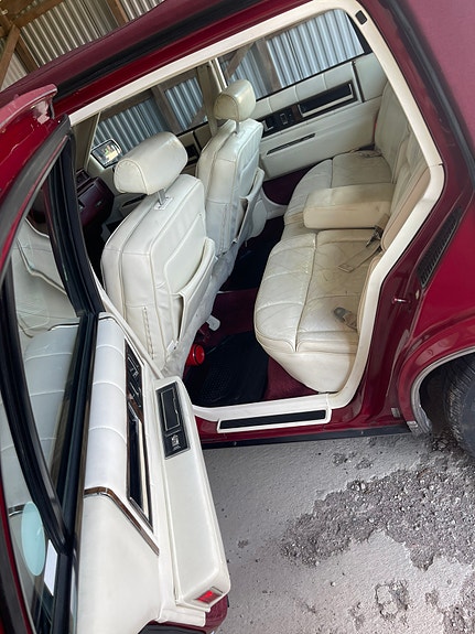Cadillac Deville 11 of 19