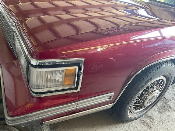 Cadillac Deville 6 of 19