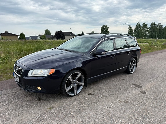 Volvo V70 4 of 11