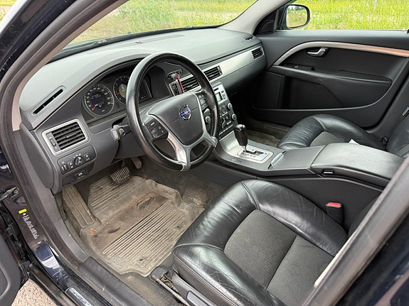 Volvo V70 7 of 11