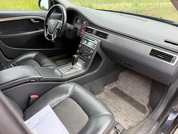 Volvo V70 9 of 11