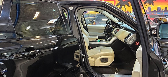 Land Rover Range Rover Sport 15 of 19