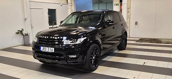 Land Rover Range Rover Sport 11 of 19