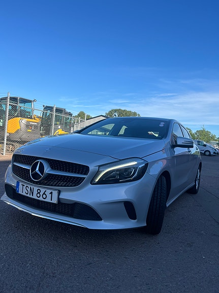 Mercedes-Benz A180 d 2 of 5