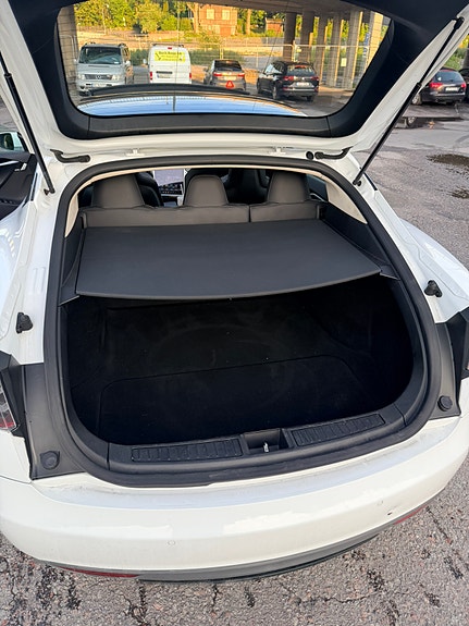 Tesla Model S 5 of 11