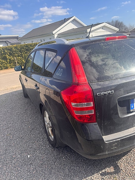 Kia Ceed 3 of 5