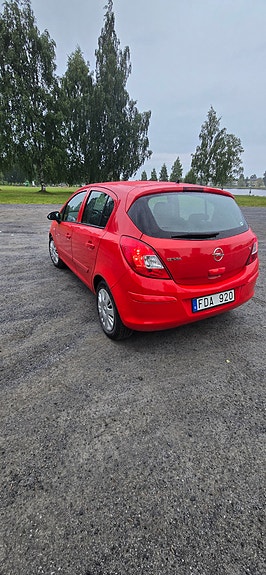 Opel Corsa 2 of 5