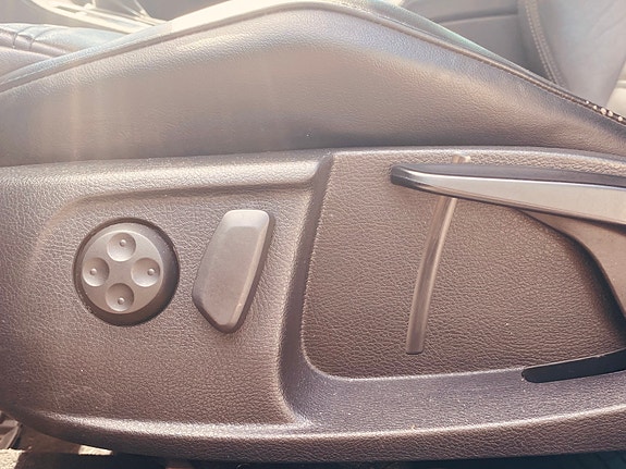 Volkswagen Passat 21 of 28