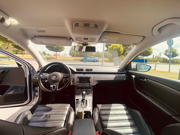 Volkswagen Passat 19 of 28