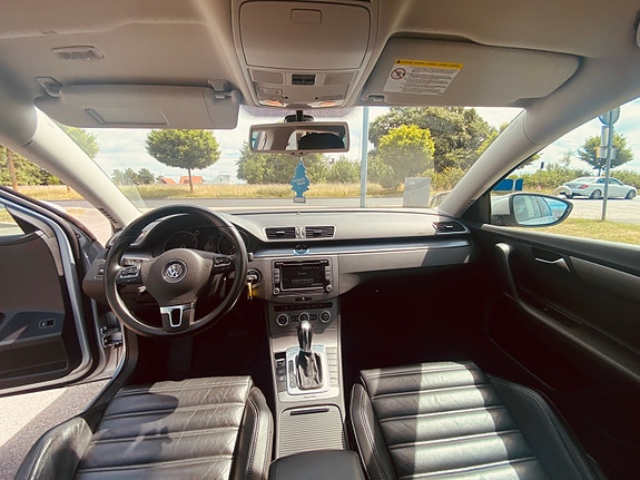 Volkswagen Passat 16 of 28