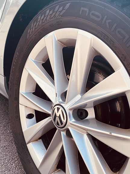 Volkswagen Passat 13 of 28