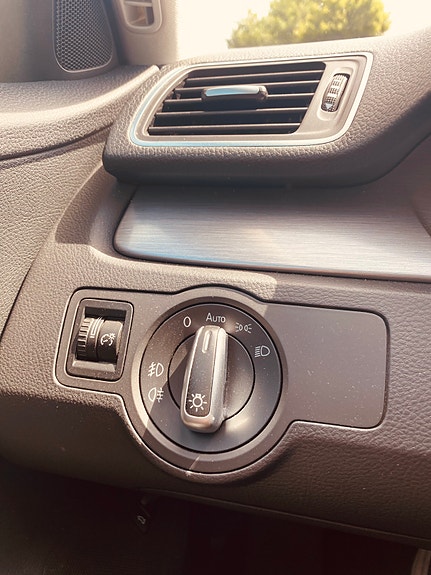 Volkswagen Passat 12 of 28