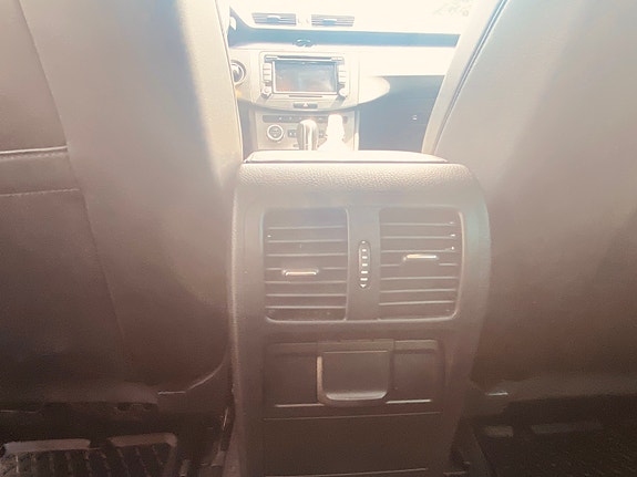 Volkswagen Passat 18 of 28