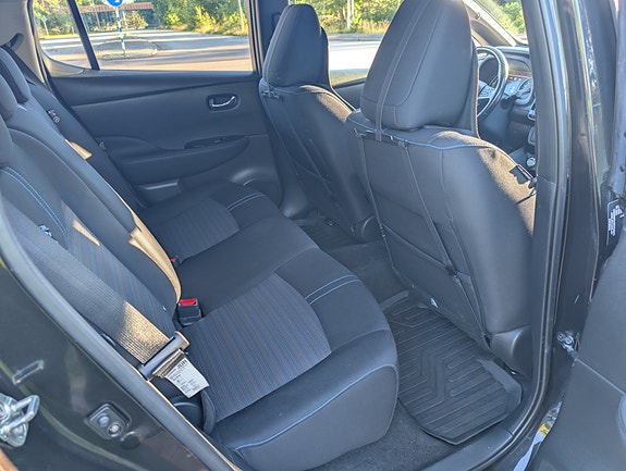 Nissan Leaf 5 of 5