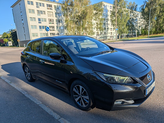 Nissan Leaf 2 of 5