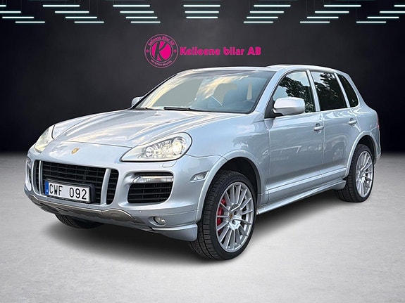 Porsche Cayenne Turbo 3 of 5