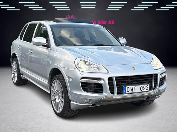 Porsche Cayenne Turbo 5 of 5