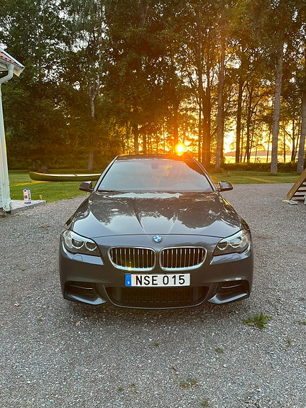 BMW 520d 3 of 5