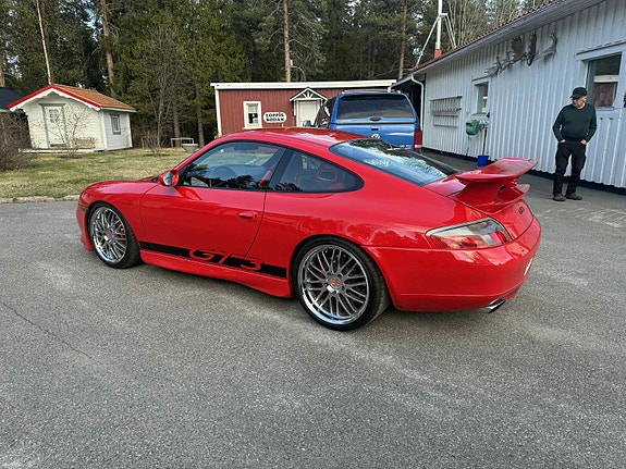 Porsche 911 GT3 3 of 5